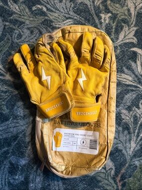Bruce/Bolt Kids Yellow Batting Gloves - Short Cuff